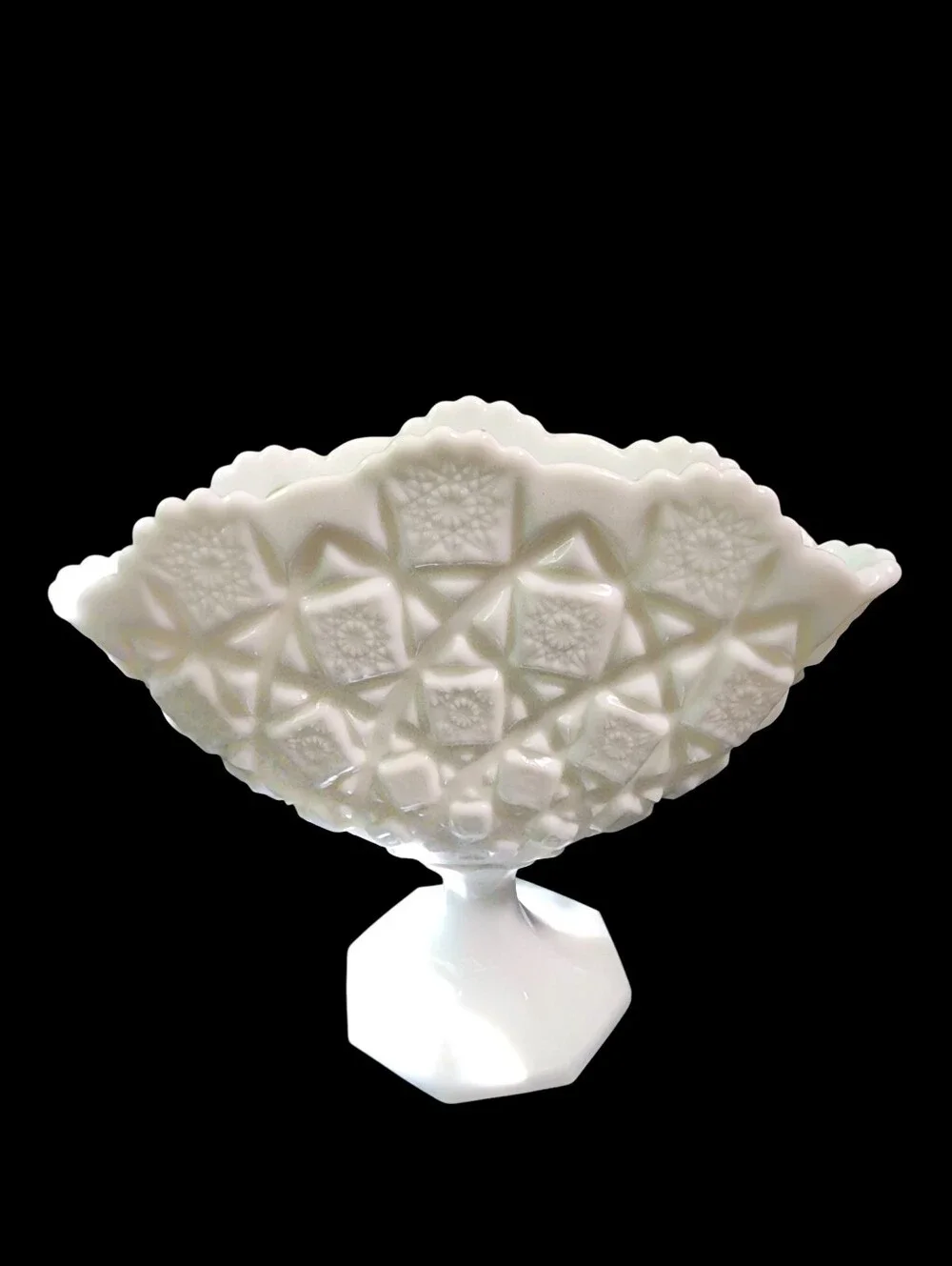 Vintage Westmoreland Milk Glass Pedestal Fan Vase Old Quilt Pattern